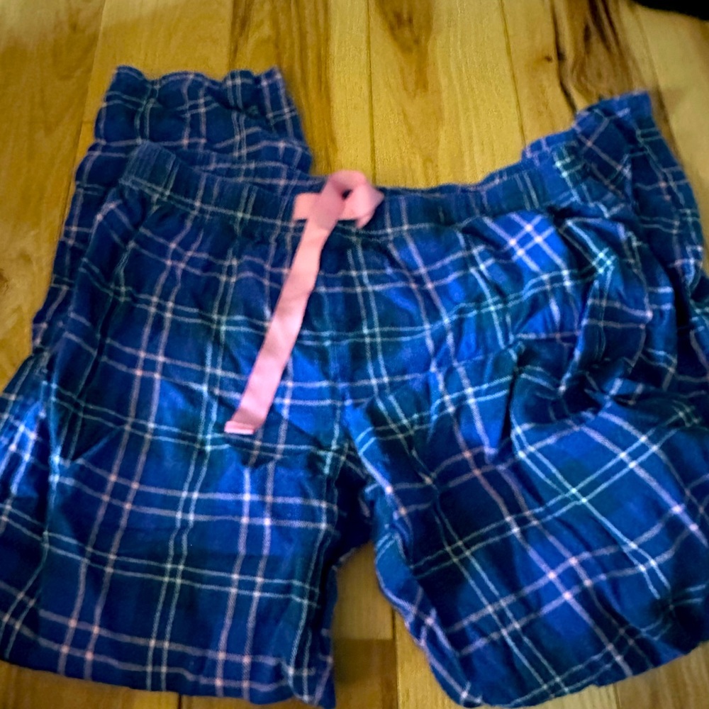 Amazing pj pants! Can’t see the tag well, are a size medium.